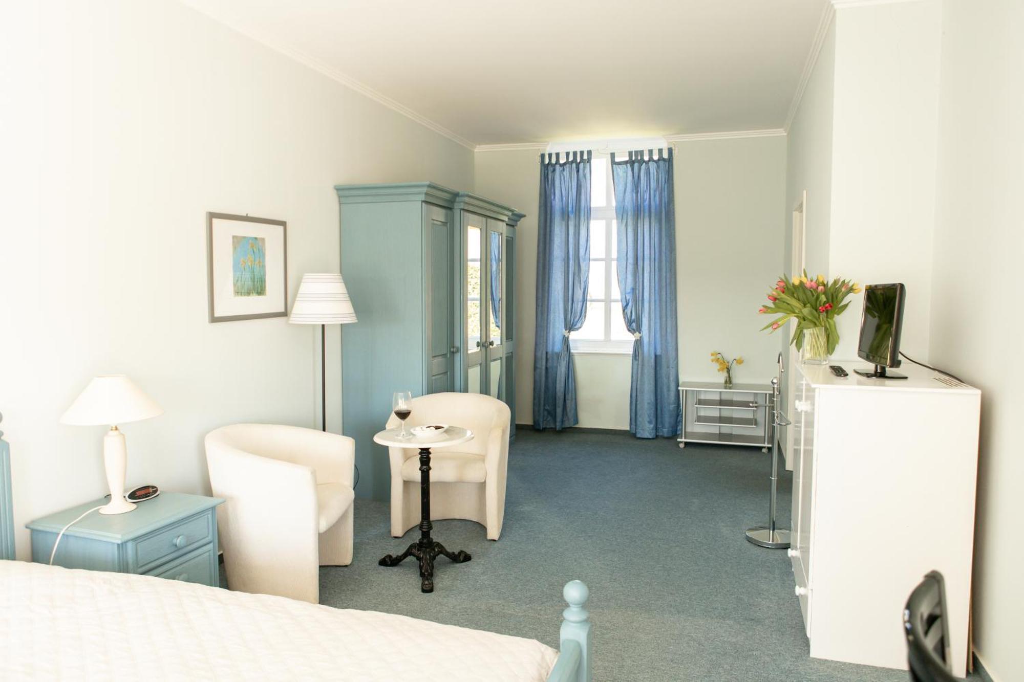 Boutique Hotel Gut Tribbevitz Neuenkirchen auf Rugen Exterior foto